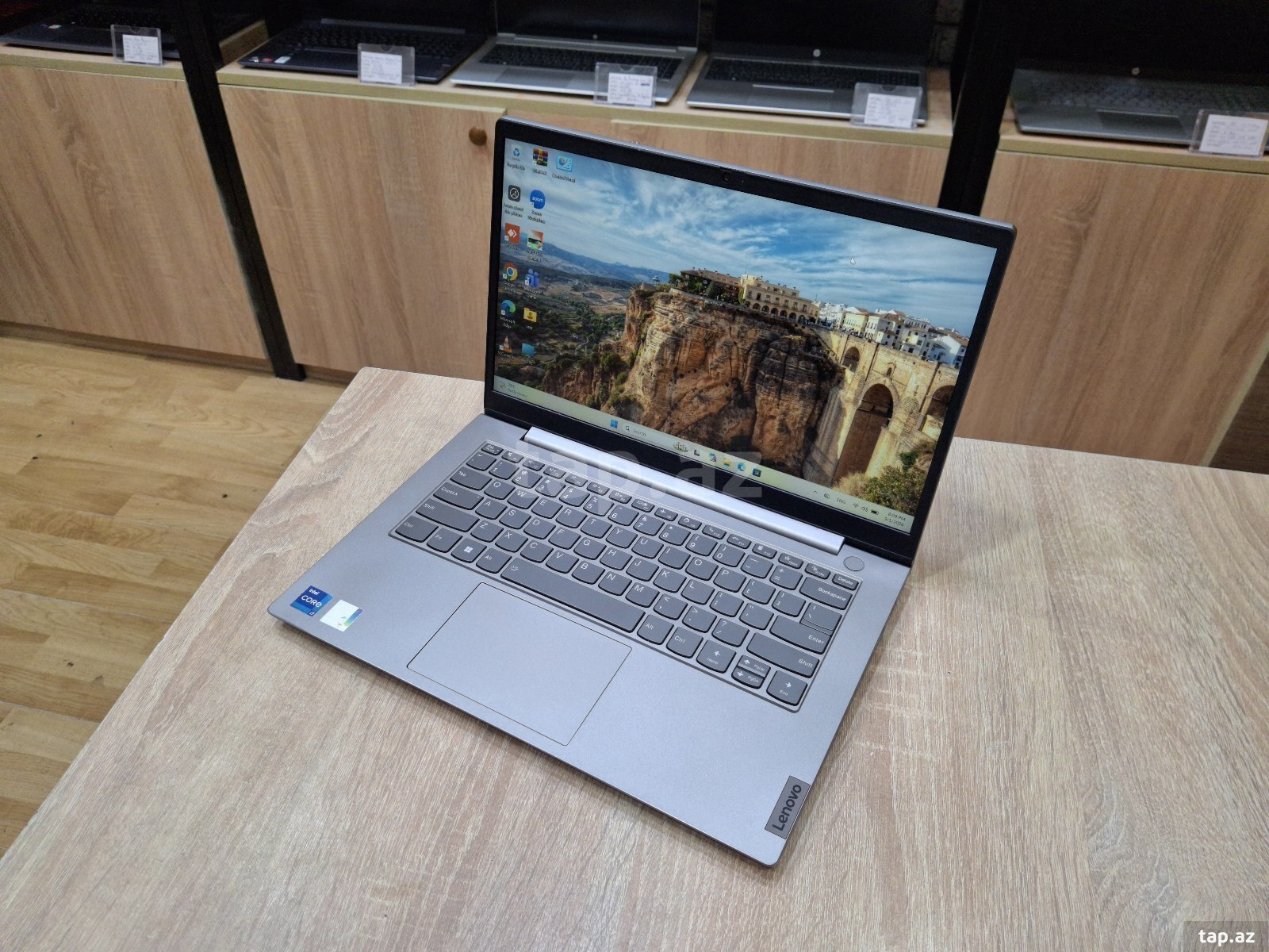 Lenovo Thinkbook 14 sensor ekran i7 12-ci nəsil Lenovo Thinkbook 14 sensor ekran i7 12-ci nəsil