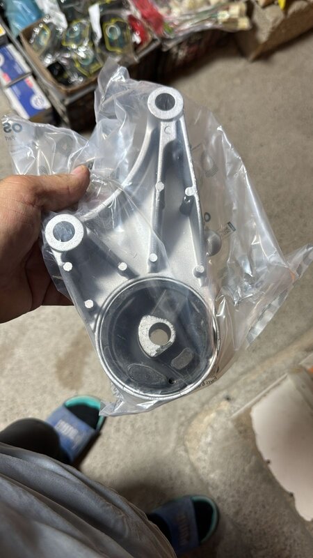 Astra H 1.3 qabaq paduşka Astra H 1.3 qabaq paduşka