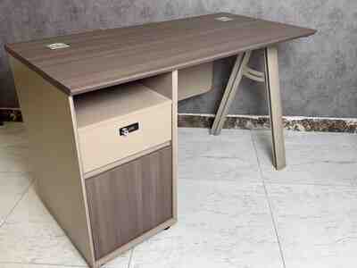 Ofis masası Ofis masası