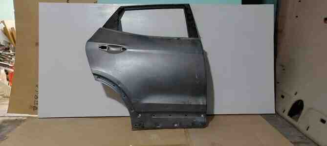 Hyundai Santafe 2012-2017 arxa sağ qapısı Hyundai Santafe 2012-2017 arxa sağ qapısı