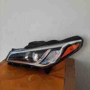 Hyundai Sonata 2014 ön farası Hyundai Sonata 2014 ön farası