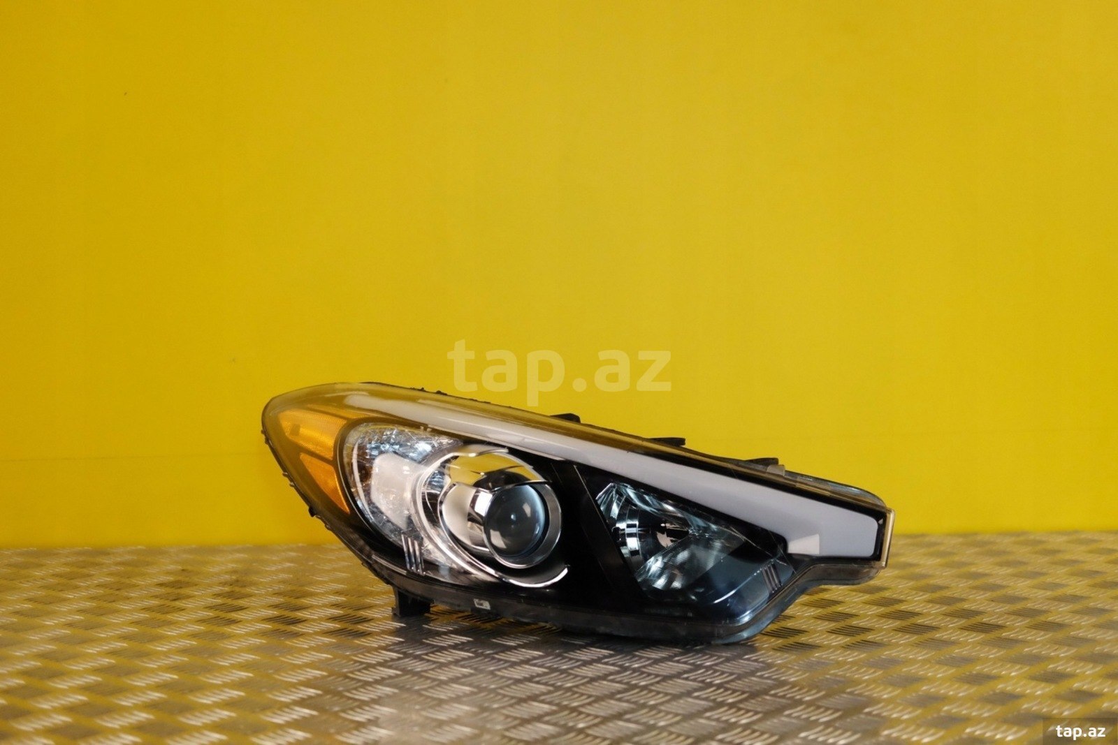 Kia Cerato 2013 ön farası Kia Cerato 2013 ön farası