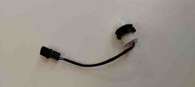 Hyundai SantaFe 2012-2017 su çəninin sensoru Hyundai SantaFe 2012-2017 su çəninin sensoru