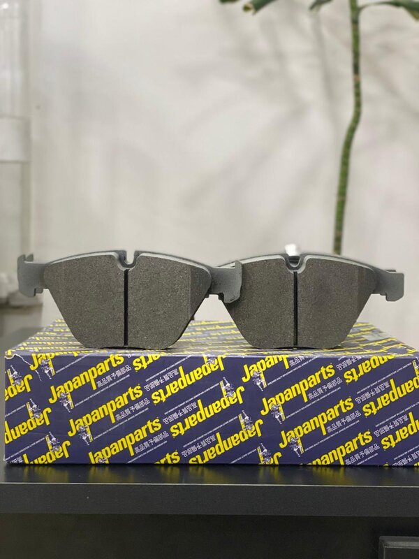 Bmw X1 Ön Əyləc Bəndləri Bmw X1 Ön Əyləc Bəndləri