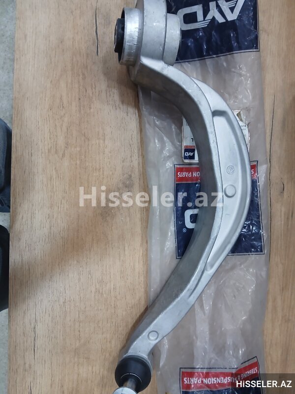 Audi modeli üçün eyri qol Audi modeli üçün eyri qol