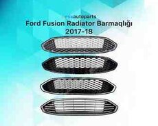 Ford Fusion 2017-2018 radiator barmaqlığı
