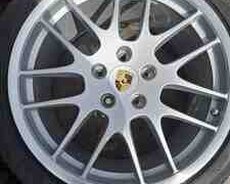 Porsche təkərləri