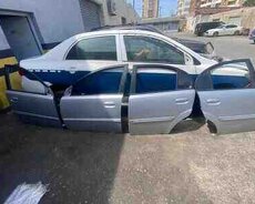Kia RioHyundai Elantra qapıları