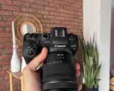 Canon RP + 24- 105 lens