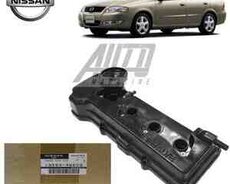 Nissan Sunny mühərrikin üst qapağı