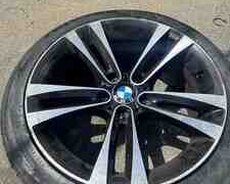 BMW təkəri R18