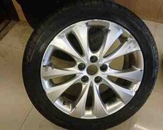 Hyundai təkəri 245, 45 R18