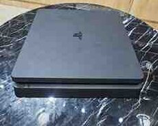 Sony PlayStation 4