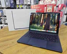 Apple Macbook Air M2 midnight