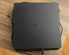 Sony PlayStation 4 Slim