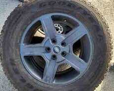 Land Rover təkərləri 255, 70 R18