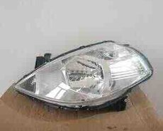 Nissan Tiida 2005 ön farası