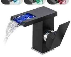 LED rəng dəyişən şüşə kran