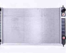 Nissan Teana J32 su radiatoru