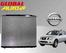 Nissan Pathfinder su radiatoru