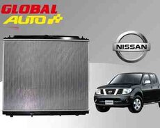 Nissan Navara su radiatoru