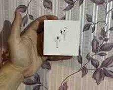 AirPods 4 Active Noise Cancellation