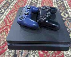 Sony PlayStation 4