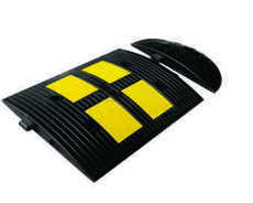 Sürət azaldan maneə- trampilin