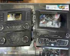 Ford Fusion monitor çərçivəsi