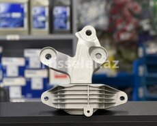 Chevrolet Malibu 2015-2024 1.5 - Mühərrik Yastığı Sağ