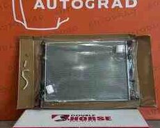 Hyundai Santafe su radiatoru