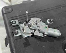 BMW G05 2023-2025 arxa şüşə silənin mühərriki