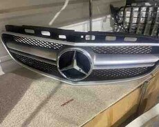 Mercedes W212, W213 radiator barmaqlığı