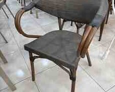 Restoran oturacaqları