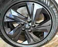 Hyundai təkərləri 215, 55 R16