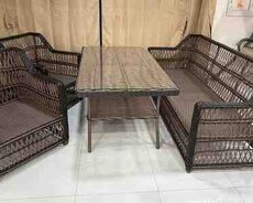 Bağ üçün divan və kreslolar