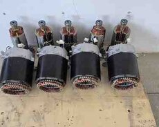 Generator alternatoru