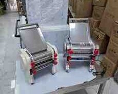 Xəmir açma və əriştə kəsmə aparatı