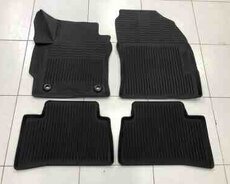 Toyota Corolla Cross ayaqaltı rezini