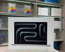 Apple MacBook Pro 14 İnch M5 16, 1TB Silver