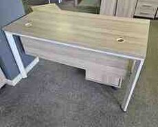 Ofis masası və tumbası