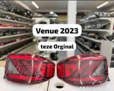 Hyundai Venue 2021 stop işığı