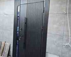 Seyf giriş qapısı