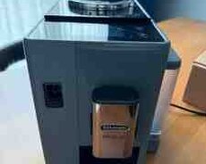 Qəhvə aparatı DeLonghi 440.55.BG (Rivelia)