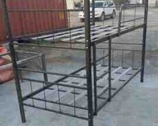 İkimərtəbəli çarpayı