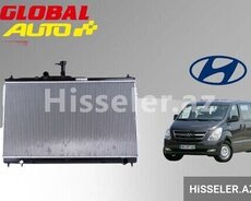 Hyundai H-1 su radiatoru