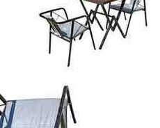 Dəmir masa və oturacaqlar