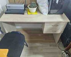 Ofis masası