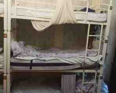 İkimərtəbəli çarpayı