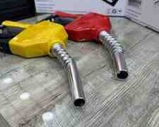 Yanacaq dolduran tapanca